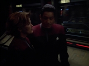 extant_StarTrek_VOY_4x08-YearOfHellPart1_01975.jpg