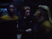 extant_StarTrek_VOY_4x08-YearOfHellPart1_02736.jpg