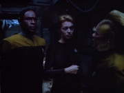 extant_StarTrek_VOY_4x08-YearOfHellPart1_02742.jpg