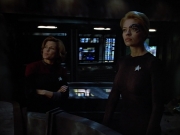 extant_StarTrek_VOY_4x08-YearOfHellPart1_03274.jpg