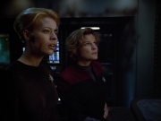 extant_StarTrek_VOY_4x08-YearOfHellPart1_03371.jpg