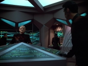 extant_StarTrek_VOY_4x08-YearOfHellPart1_03453.jpg