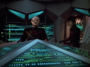 extant_StarTrek_VOY_4x08-YearOfHellPart1_03457.jpg