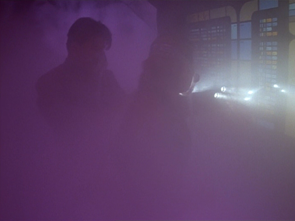 extant_StarTrek_VOY_4x09-YearOfHellPart2_00134.jpg