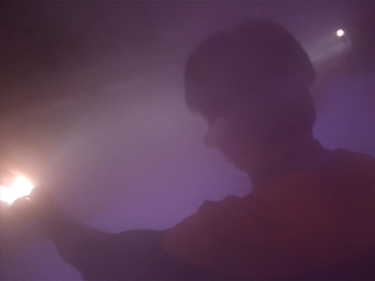 extant_StarTrek_VOY_4x09-YearOfHellPart2_00153.jpg