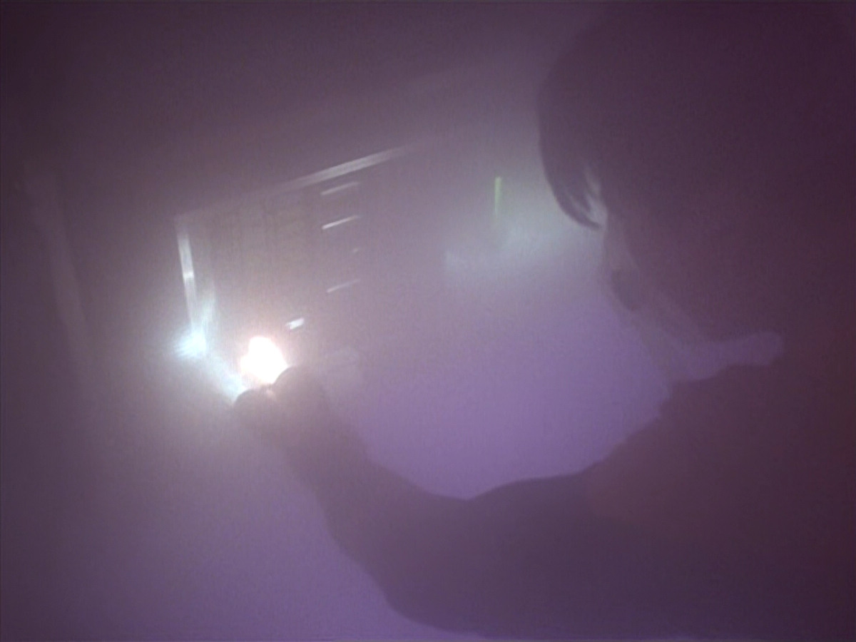 extant_StarTrek_VOY_4x09-YearOfHellPart2_00161.jpg