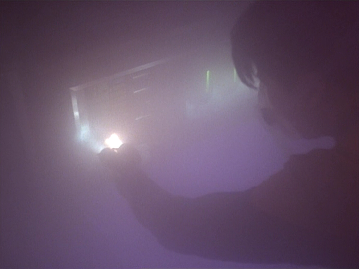 extant_StarTrek_VOY_4x09-YearOfHellPart2_00162.jpg