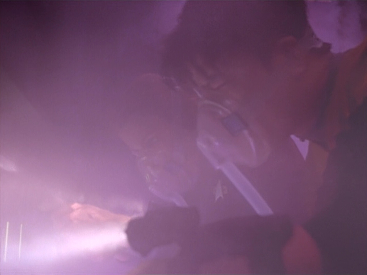 extant_StarTrek_VOY_4x09-YearOfHellPart2_00171.jpg