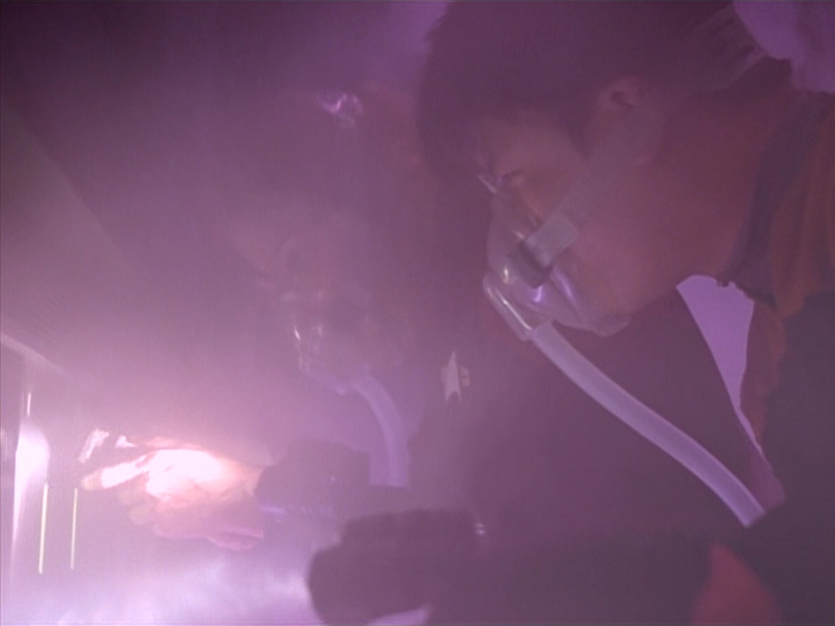extant_StarTrek_VOY_4x09-YearOfHellPart2_00173.jpg