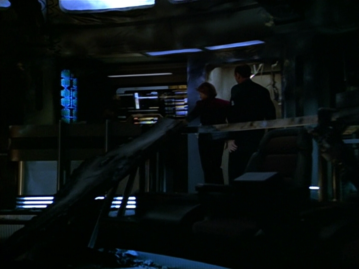 extant_StarTrek_VOY_4x09-YearOfHellPart2_00199.jpg