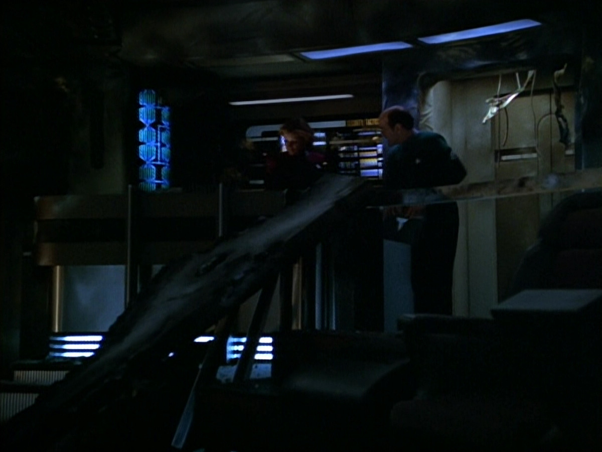 extant_StarTrek_VOY_4x09-YearOfHellPart2_00201.jpg
