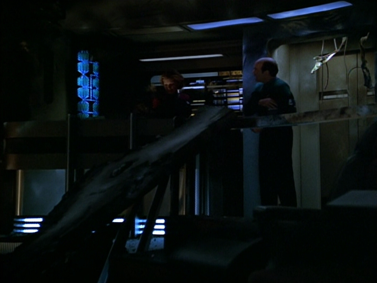 extant_StarTrek_VOY_4x09-YearOfHellPart2_00202.jpg