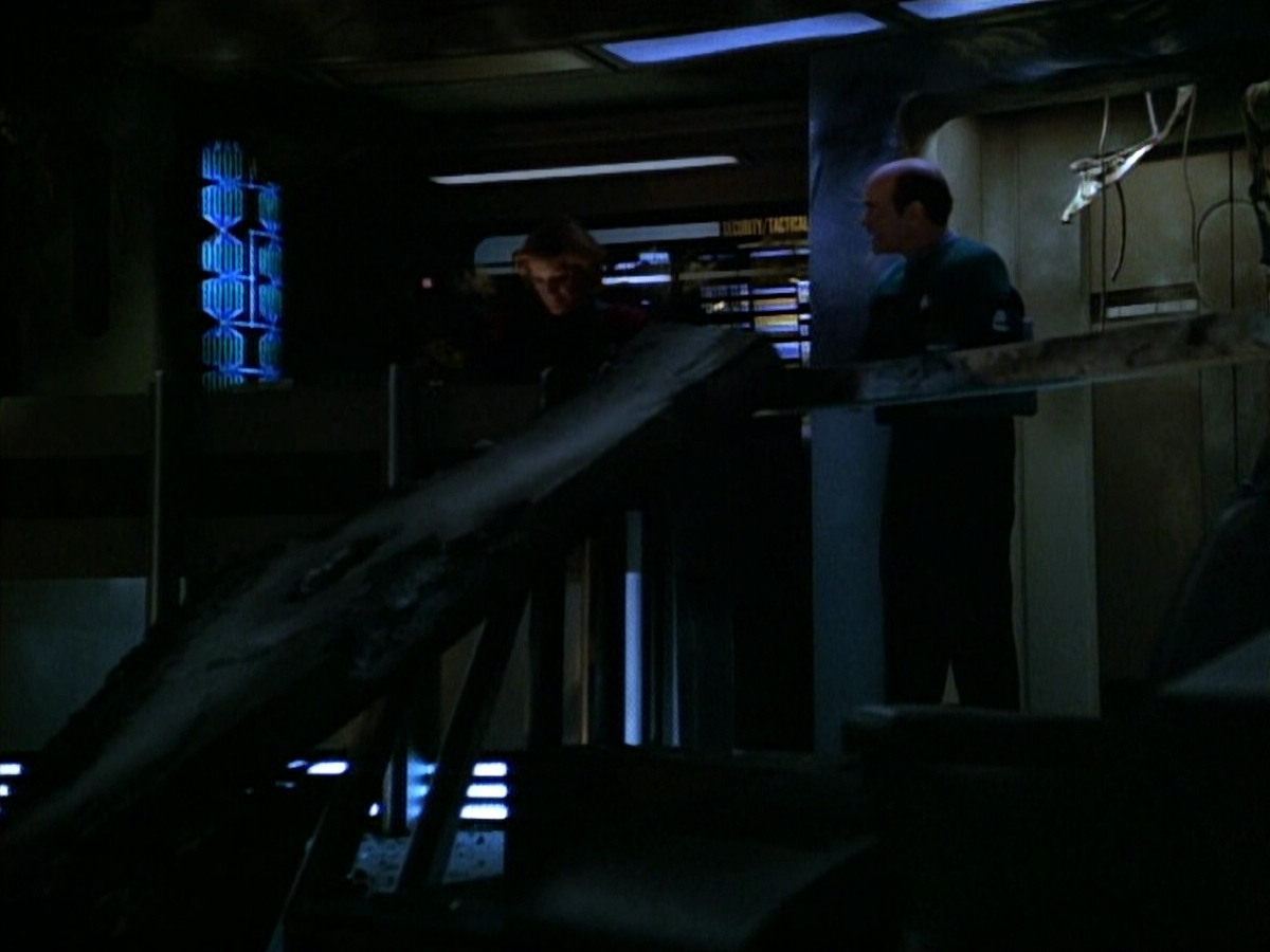 extant_StarTrek_VOY_4x09-YearOfHellPart2_00205.jpg