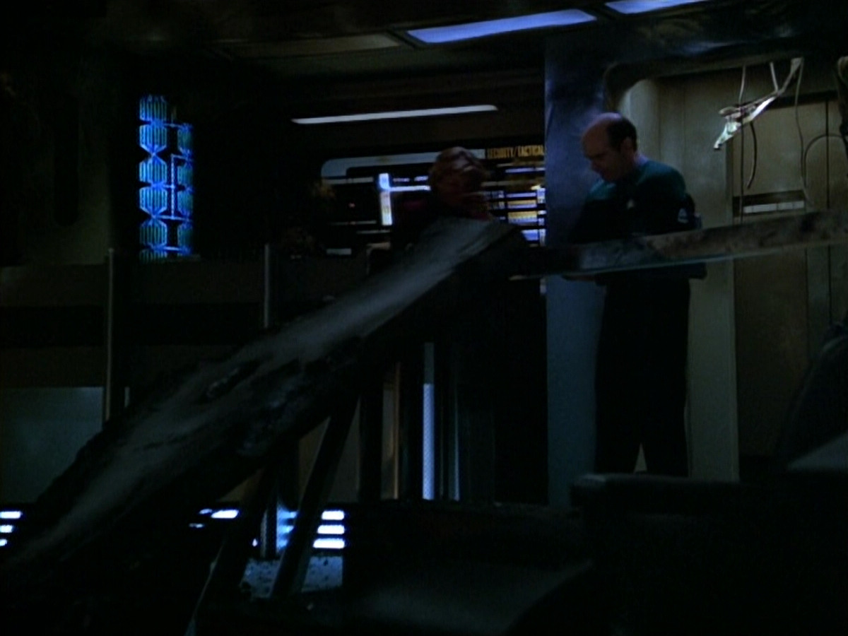 extant_StarTrek_VOY_4x09-YearOfHellPart2_00206.jpg