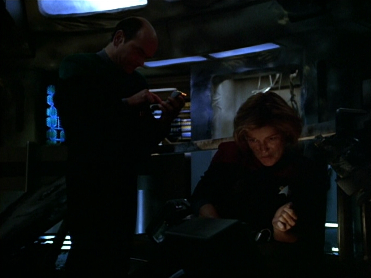 extant_StarTrek_VOY_4x09-YearOfHellPart2_00234.jpg