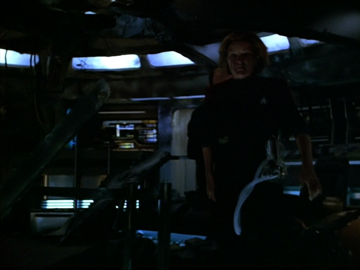 extant_StarTrek_VOY_4x09-YearOfHellPart2_00247.jpg