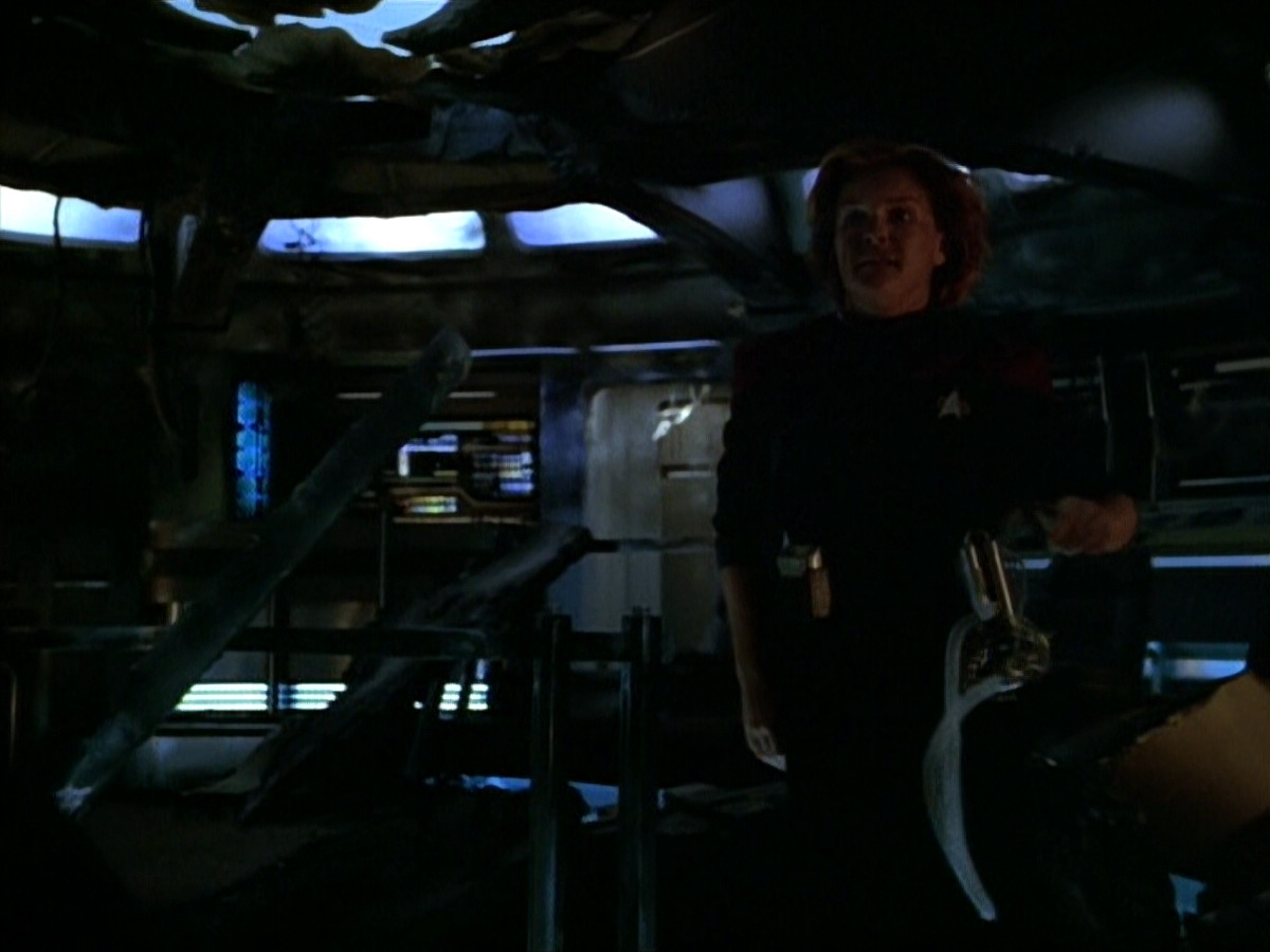 extant_StarTrek_VOY_4x09-YearOfHellPart2_00248.jpg