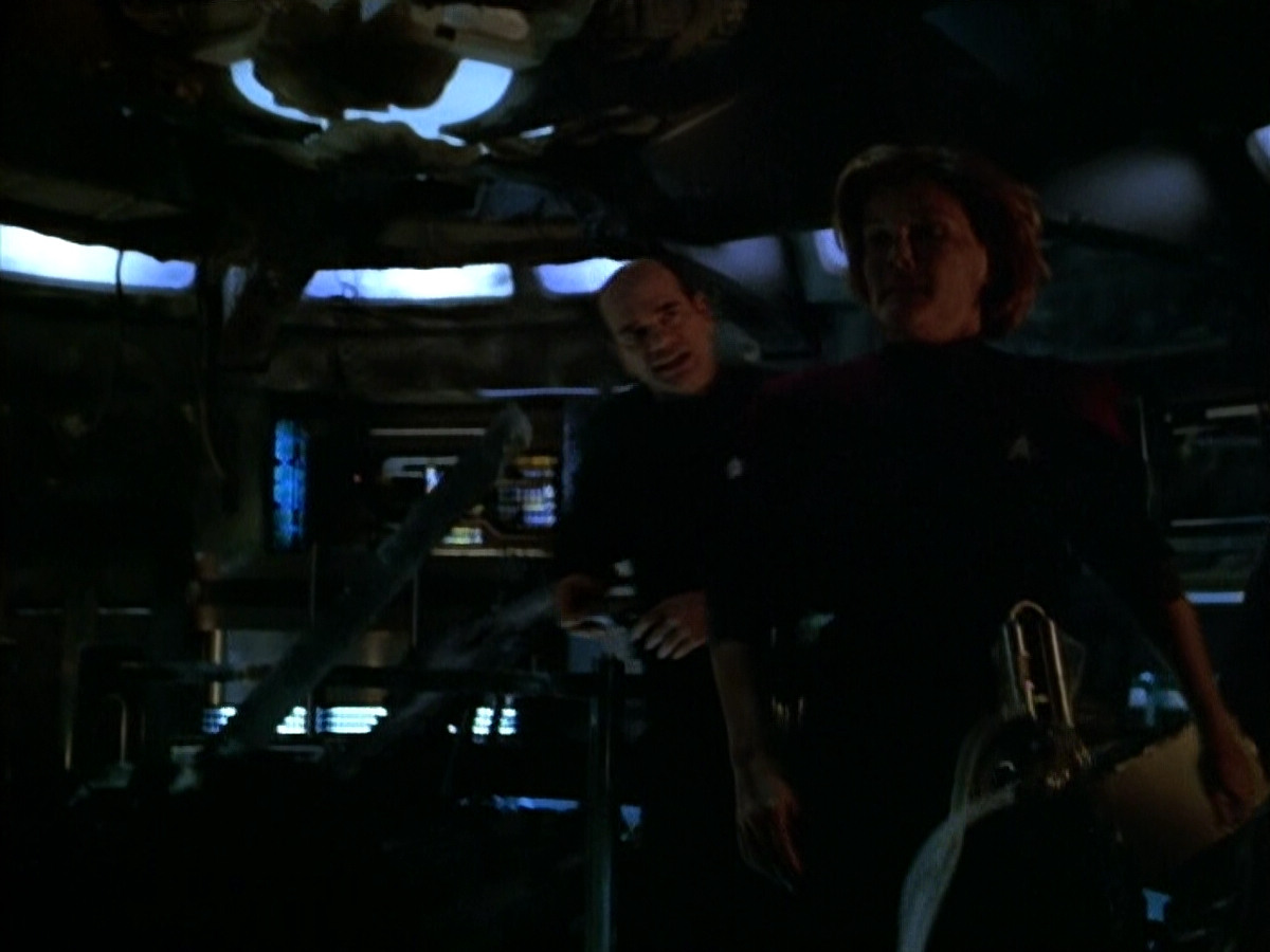 extant_StarTrek_VOY_4x09-YearOfHellPart2_00249.jpg