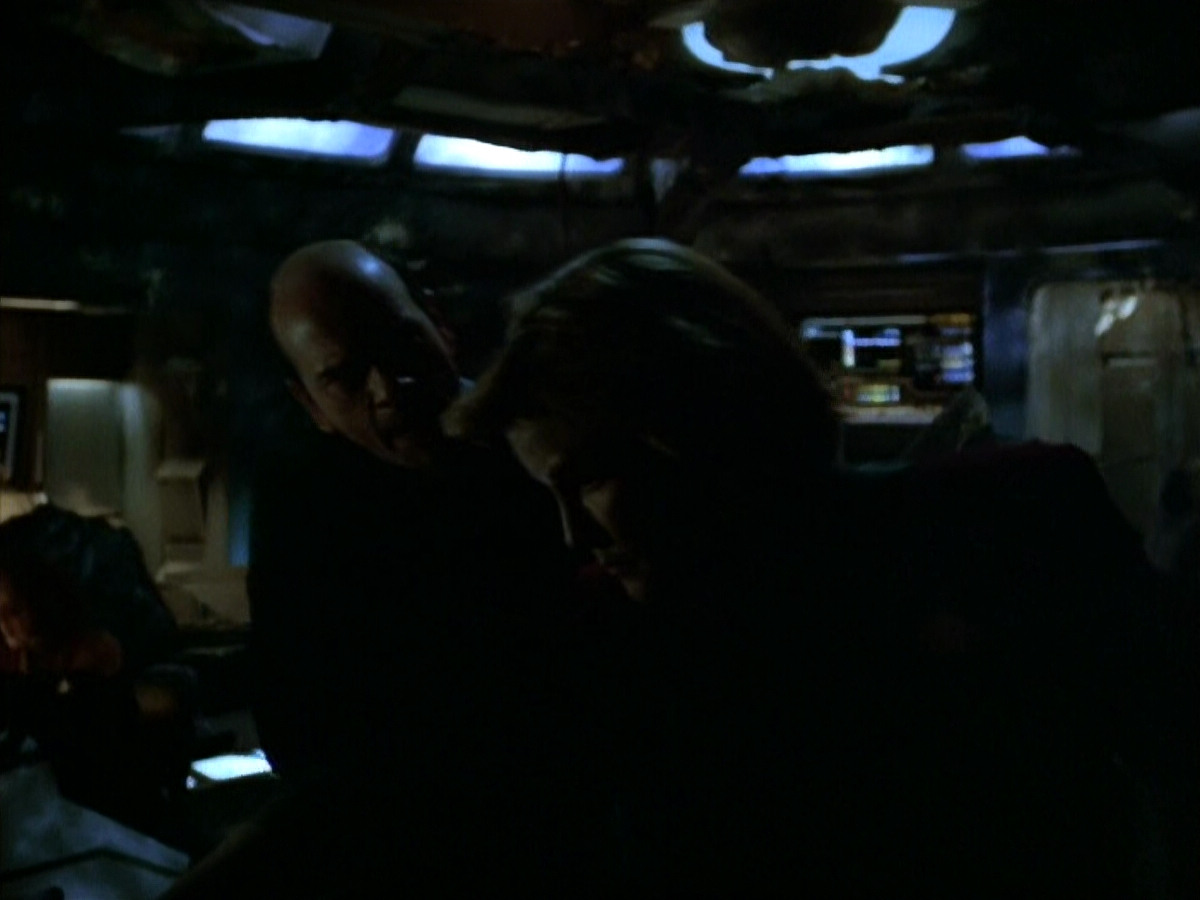 extant_StarTrek_VOY_4x09-YearOfHellPart2_00252.jpg