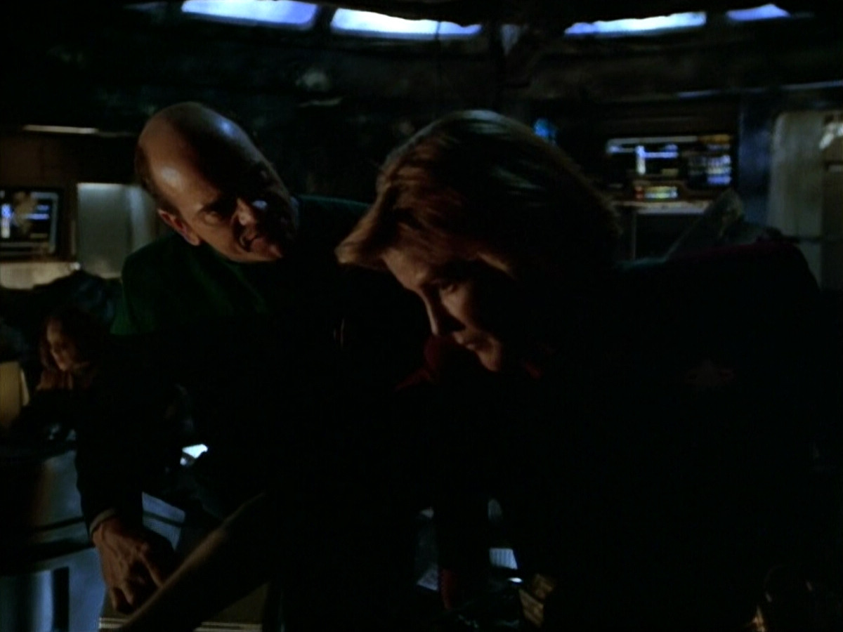 extant_StarTrek_VOY_4x09-YearOfHellPart2_00254.jpg