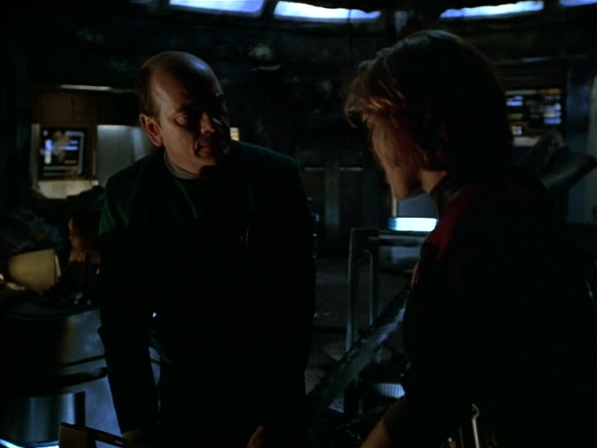 extant_StarTrek_VOY_4x09-YearOfHellPart2_00262.jpg