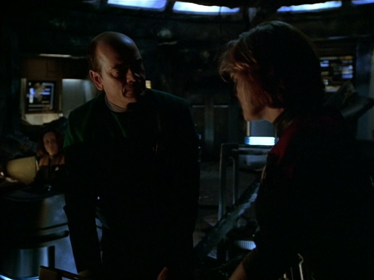 extant_StarTrek_VOY_4x09-YearOfHellPart2_00263.jpg