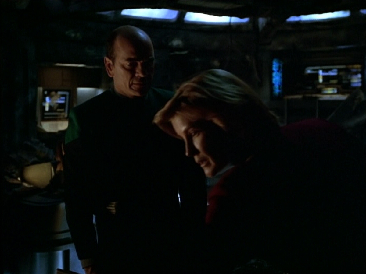 extant_StarTrek_VOY_4x09-YearOfHellPart2_00275.jpg