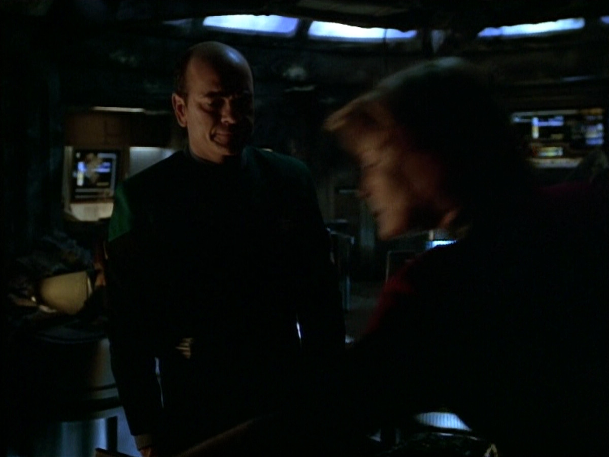 extant_StarTrek_VOY_4x09-YearOfHellPart2_00276.jpg