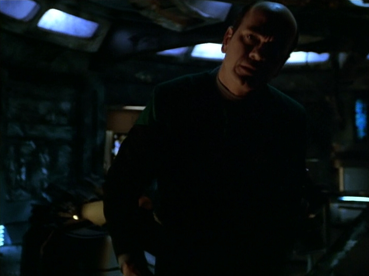 extant_StarTrek_VOY_4x09-YearOfHellPart2_00280.jpg