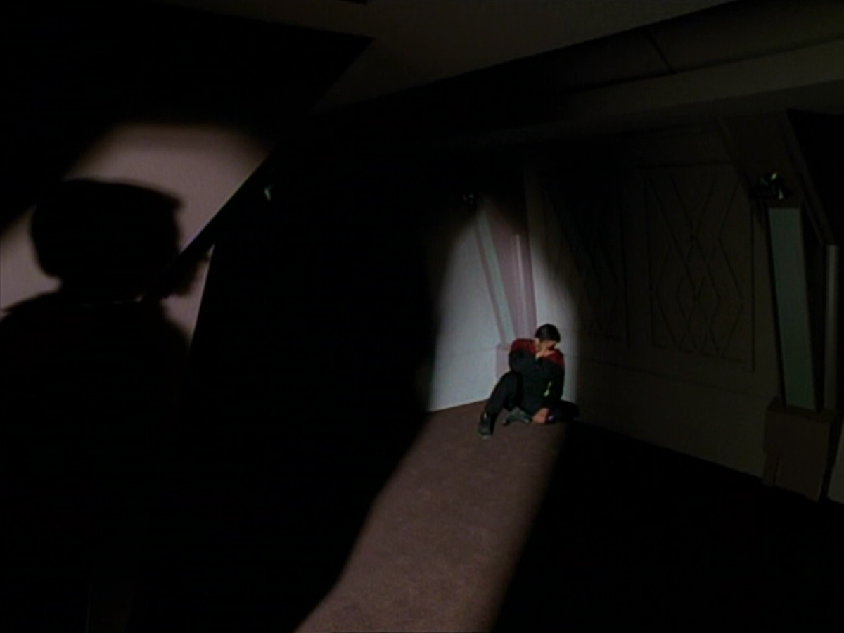 extant_StarTrek_VOY_4x09-YearOfHellPart2_00445.jpg