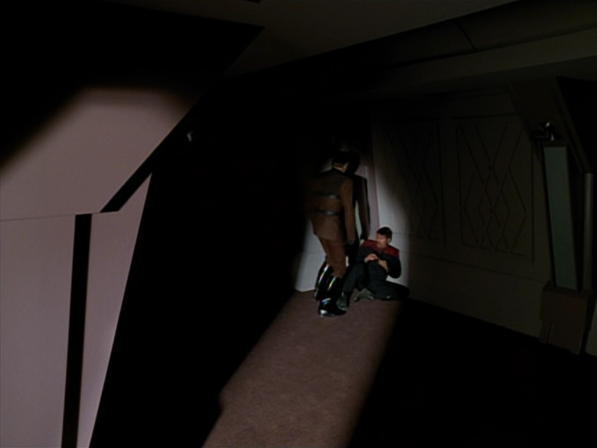extant_StarTrek_VOY_4x09-YearOfHellPart2_00450.jpg