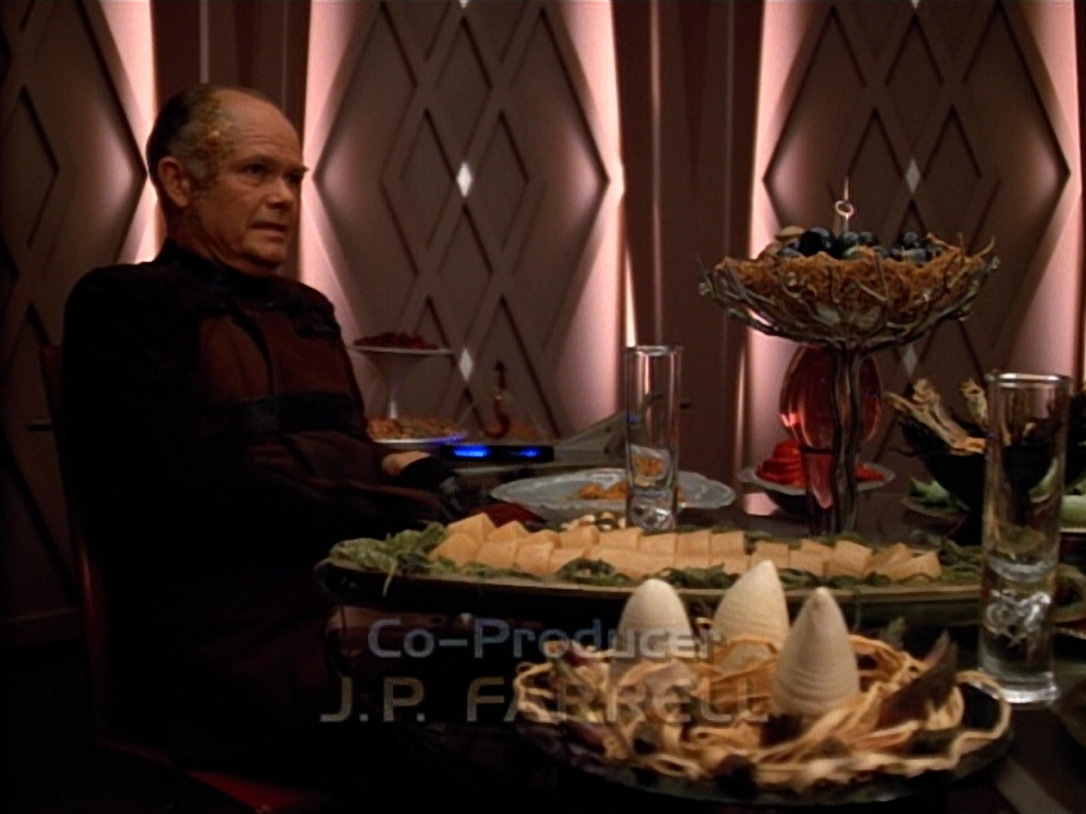 extant_StarTrek_VOY_4x09-YearOfHellPart2_00487.jpg
