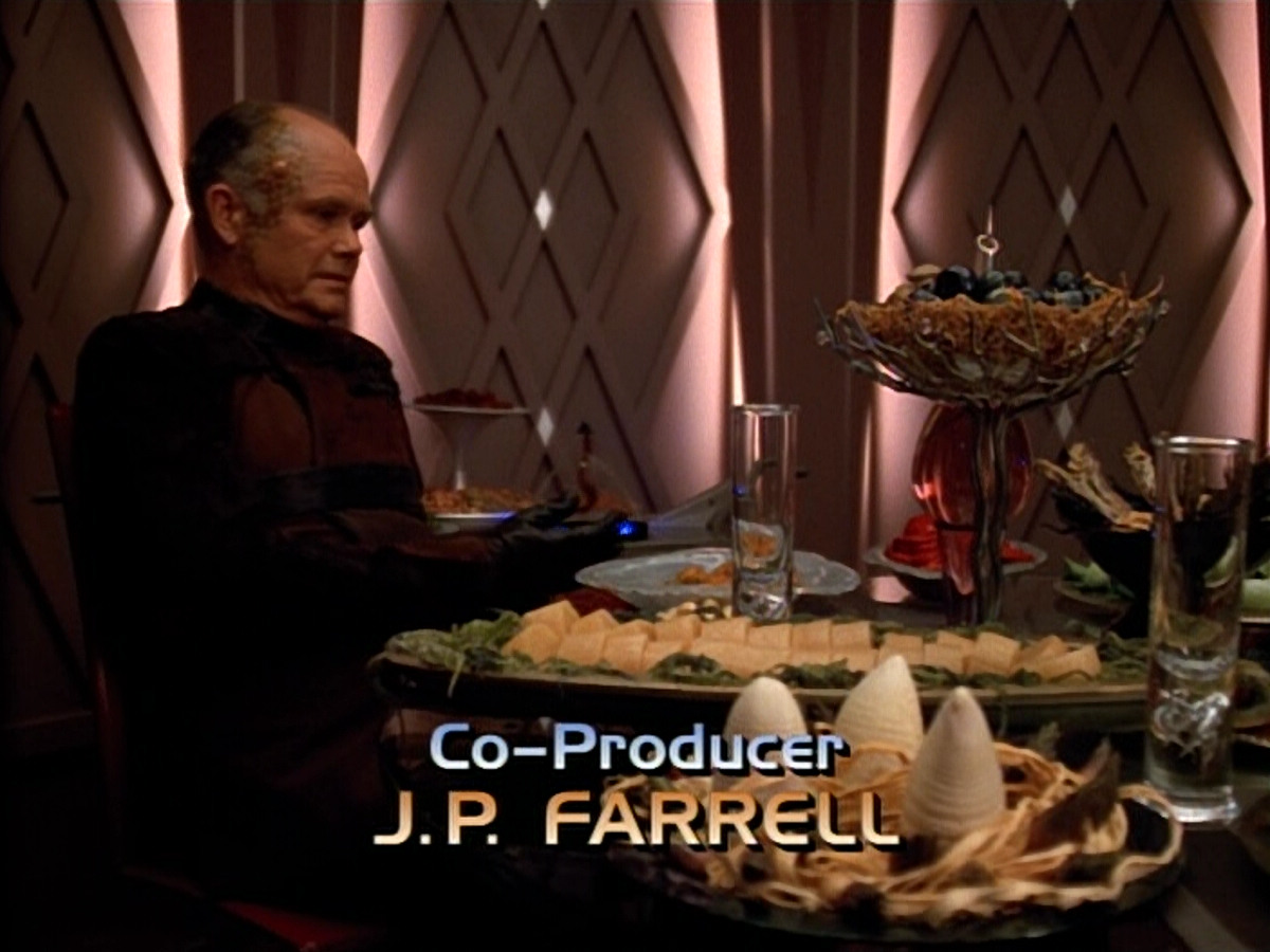 extant_StarTrek_VOY_4x09-YearOfHellPart2_00489.jpg