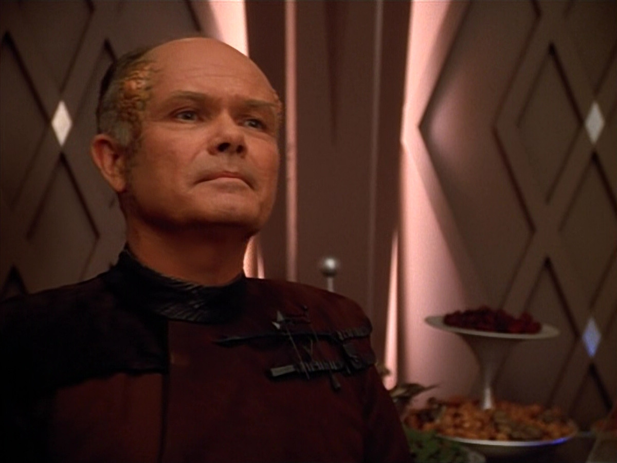 extant_StarTrek_VOY_4x09-YearOfHellPart2_00517.jpg