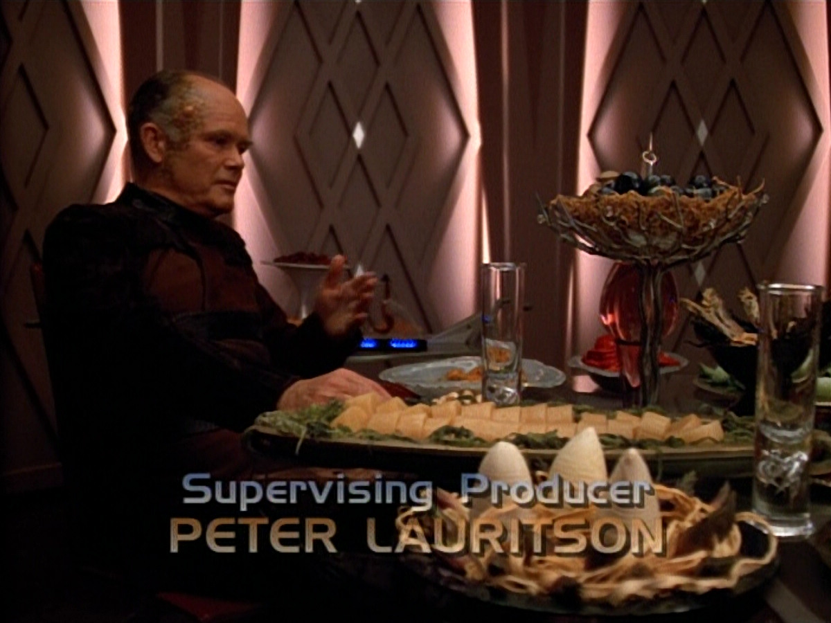 extant_StarTrek_VOY_4x09-YearOfHellPart2_00525.jpg
