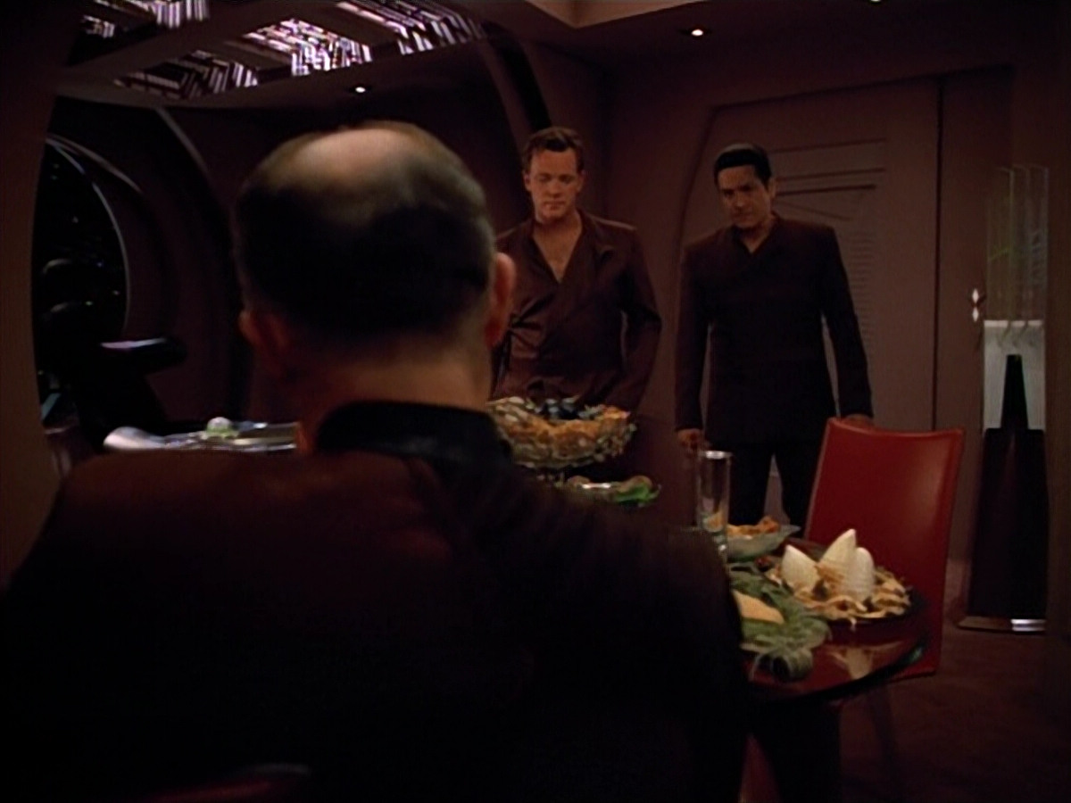 extant_StarTrek_VOY_4x09-YearOfHellPart2_00538.jpg
