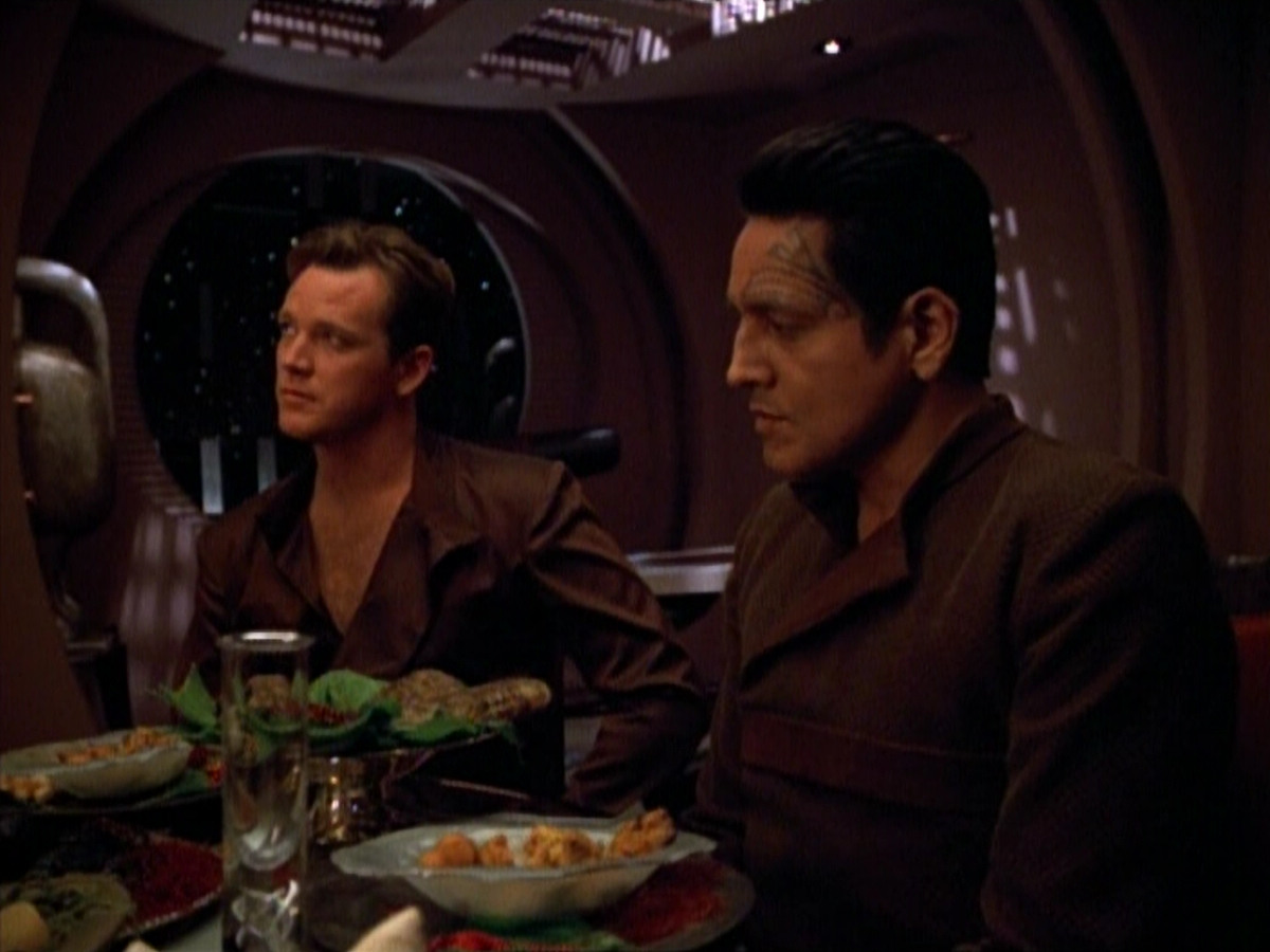 extant_StarTrek_VOY_4x09-YearOfHellPart2_00551.jpg