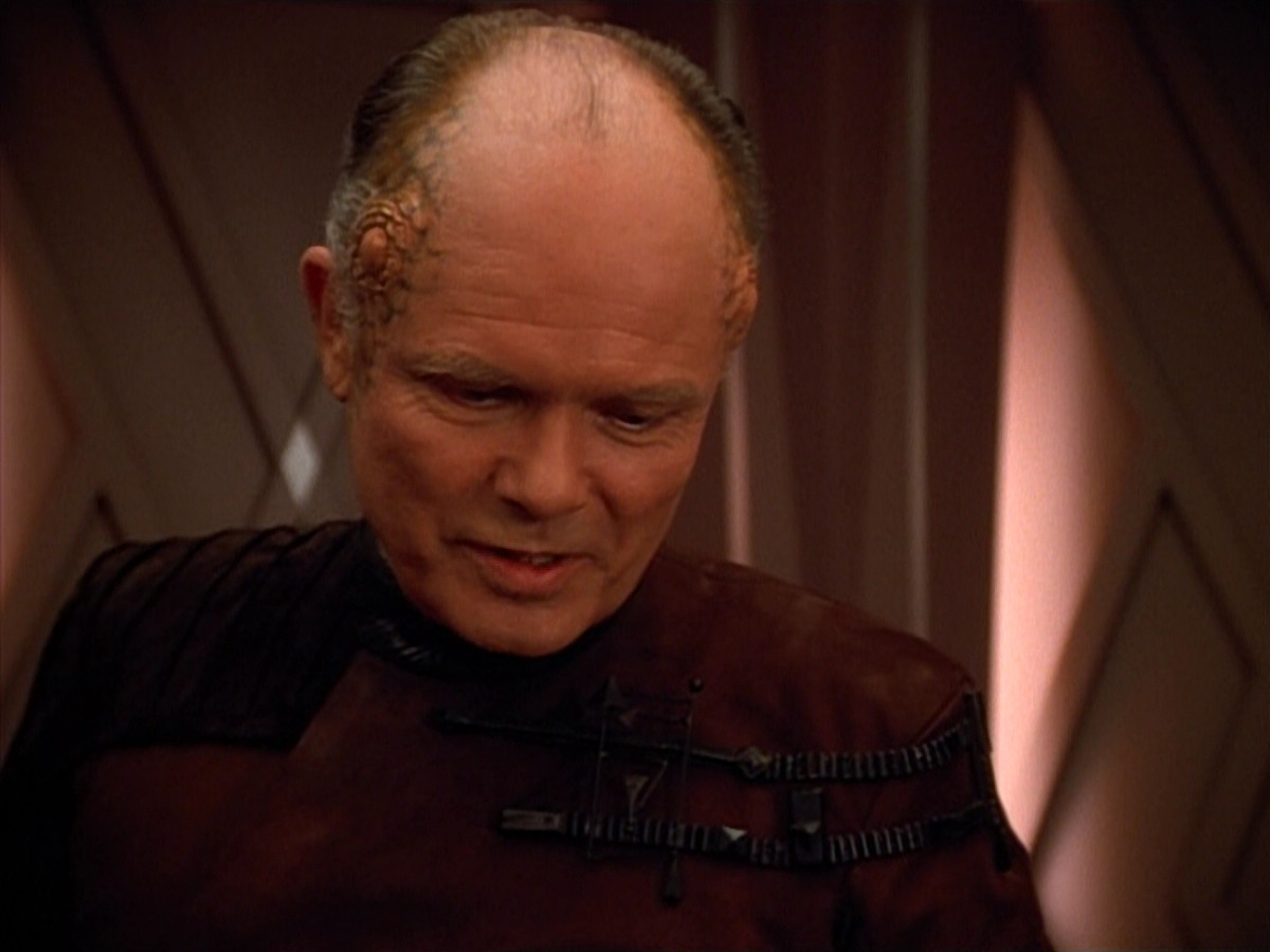 extant_StarTrek_VOY_4x09-YearOfHellPart2_00560.jpg