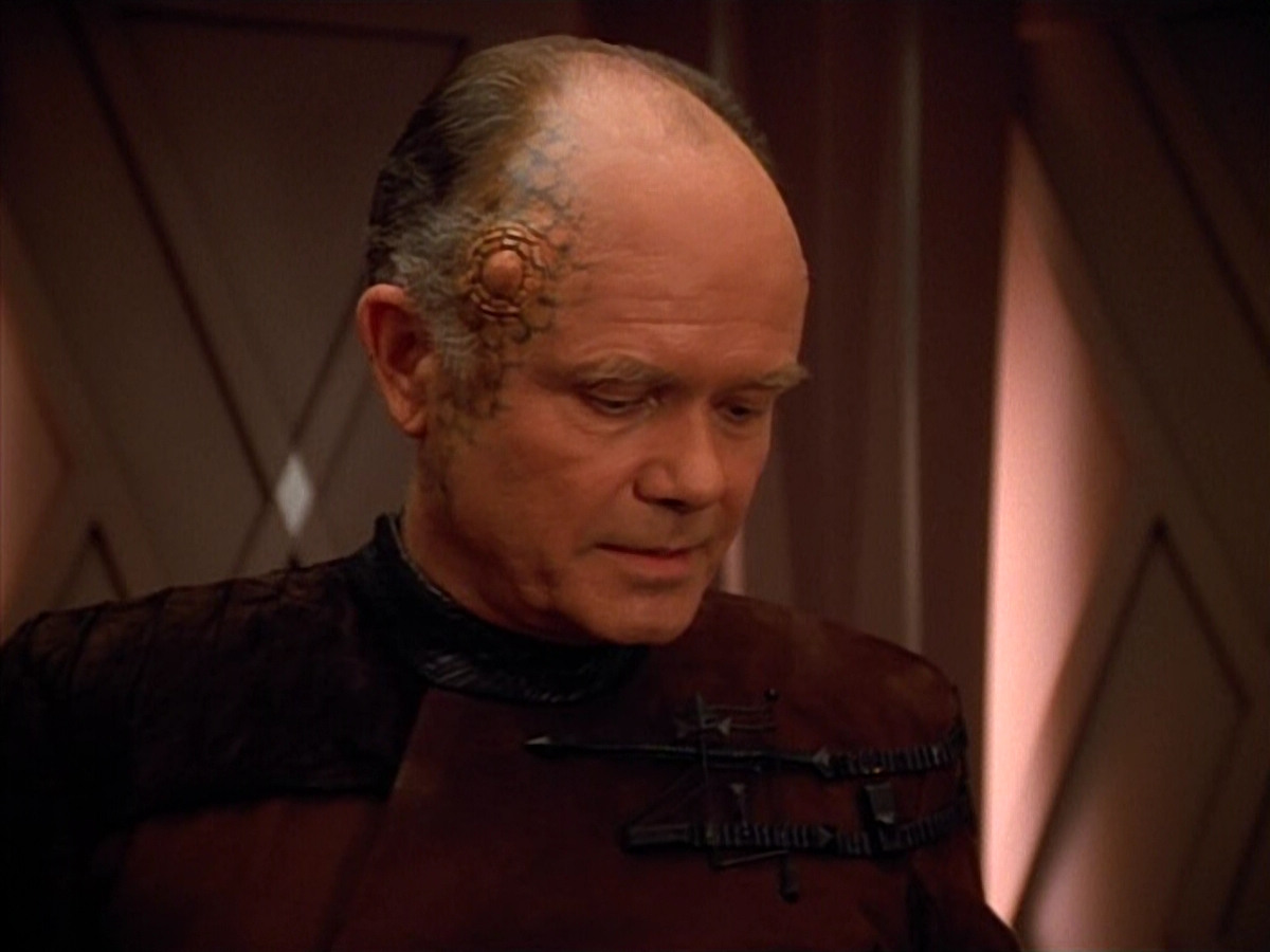 extant_StarTrek_VOY_4x09-YearOfHellPart2_00574.jpg