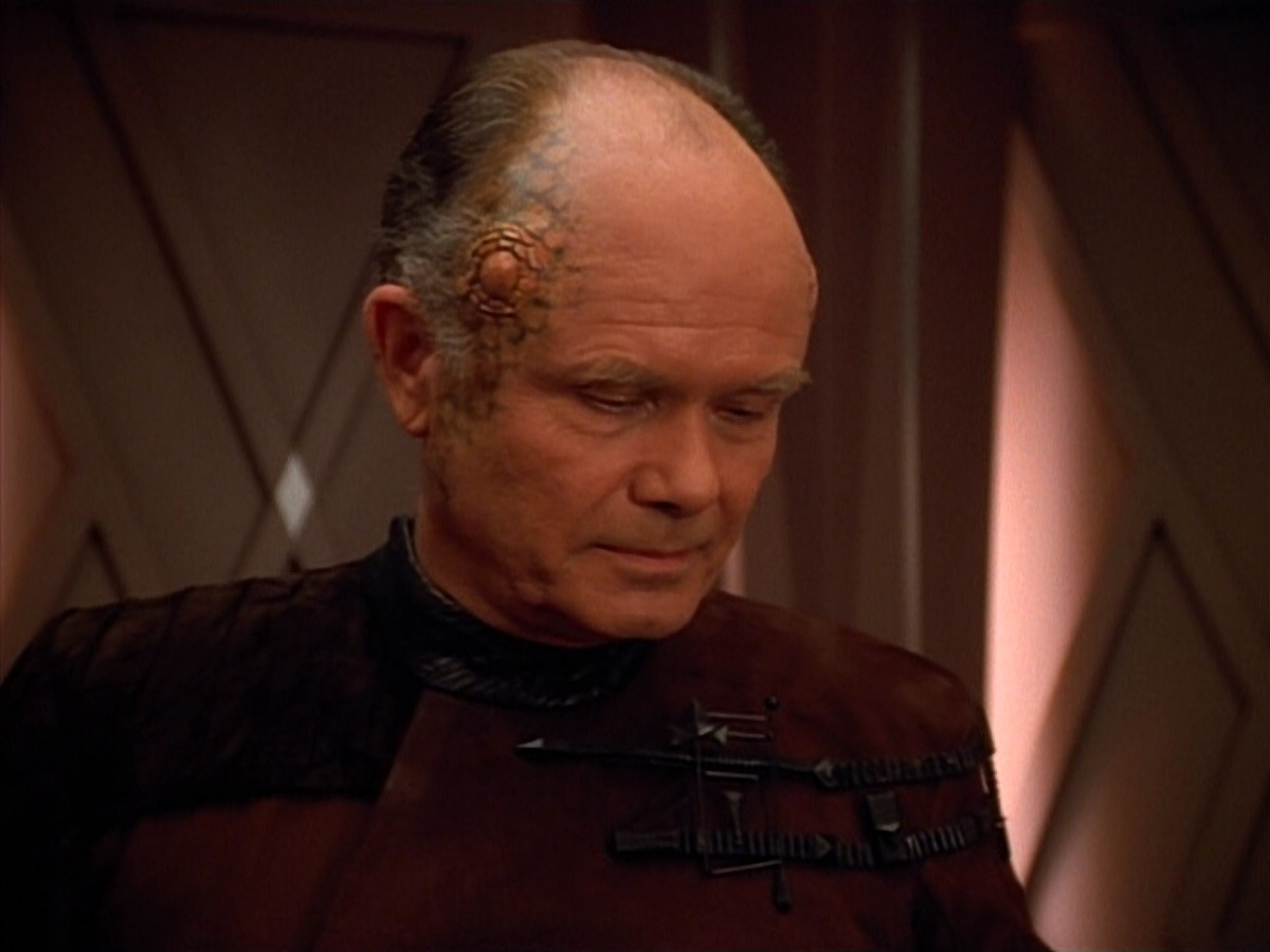 extant_StarTrek_VOY_4x09-YearOfHellPart2_00575.jpg