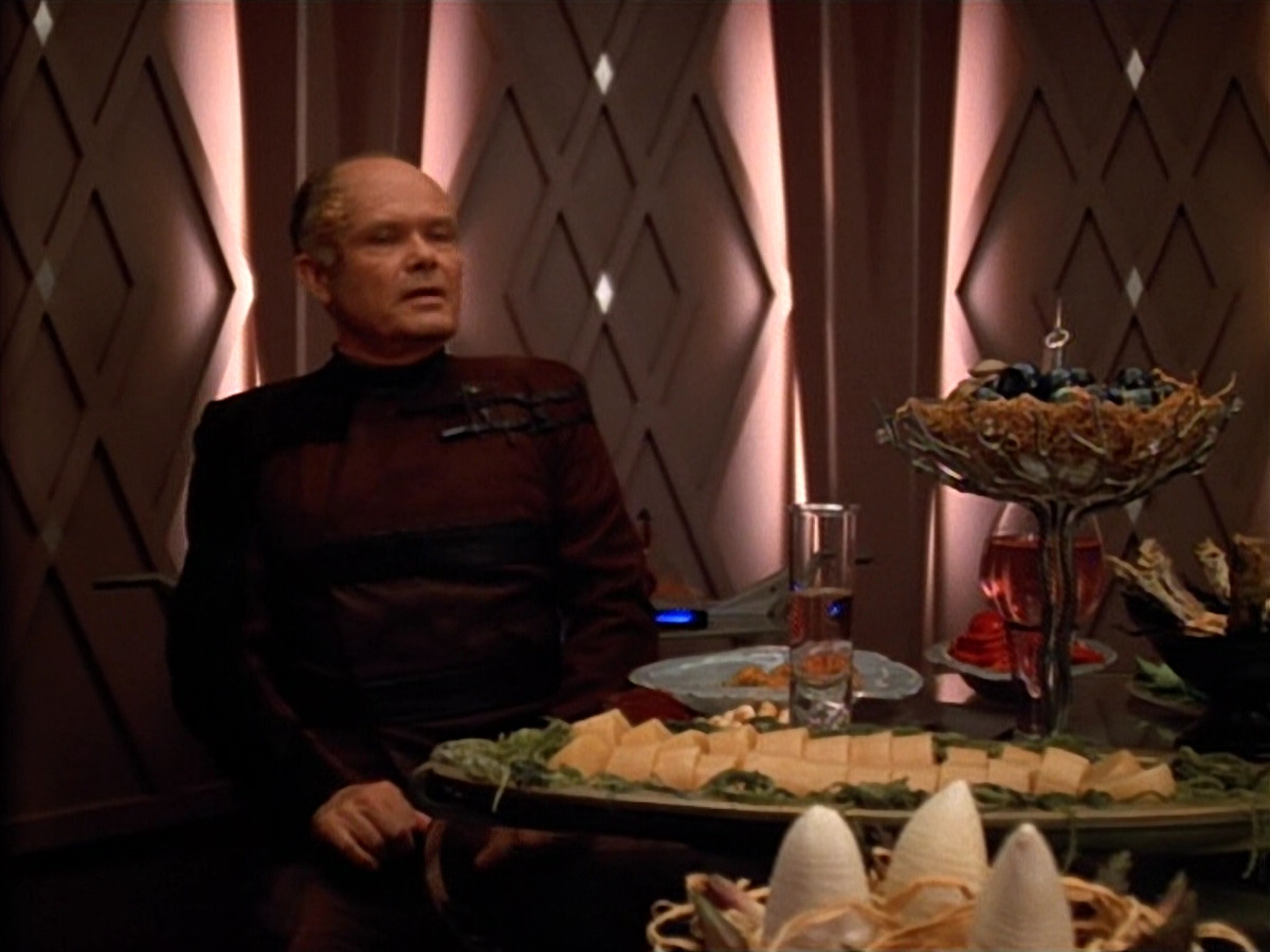 extant_StarTrek_VOY_4x09-YearOfHellPart2_00592.jpg