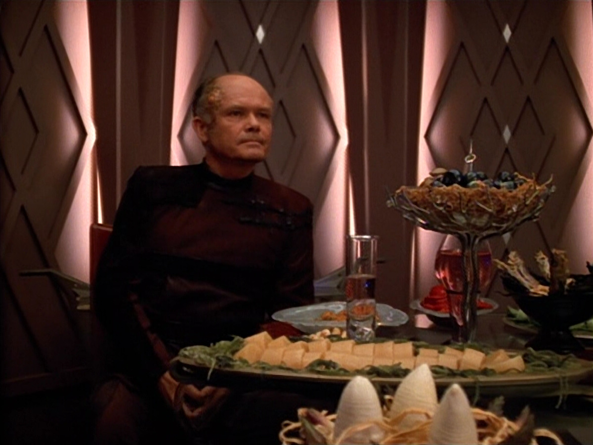extant_StarTrek_VOY_4x09-YearOfHellPart2_00593.jpg