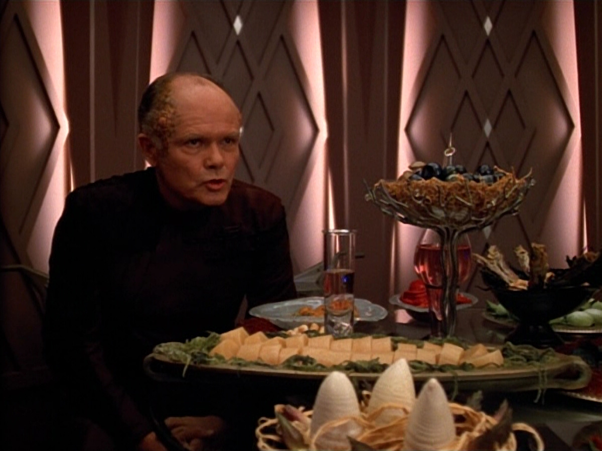 extant_StarTrek_VOY_4x09-YearOfHellPart2_00600.jpg