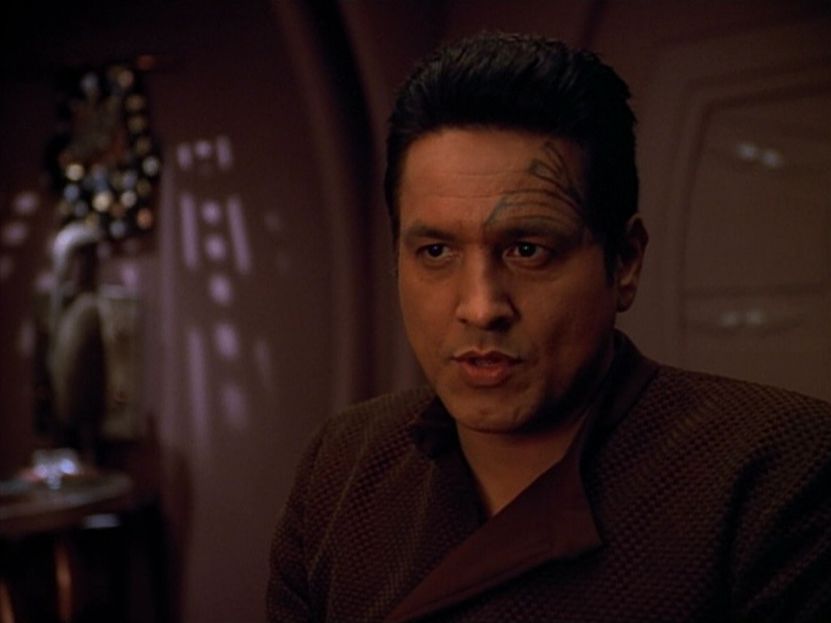 extant_StarTrek_VOY_4x09-YearOfHellPart2_00614.jpg