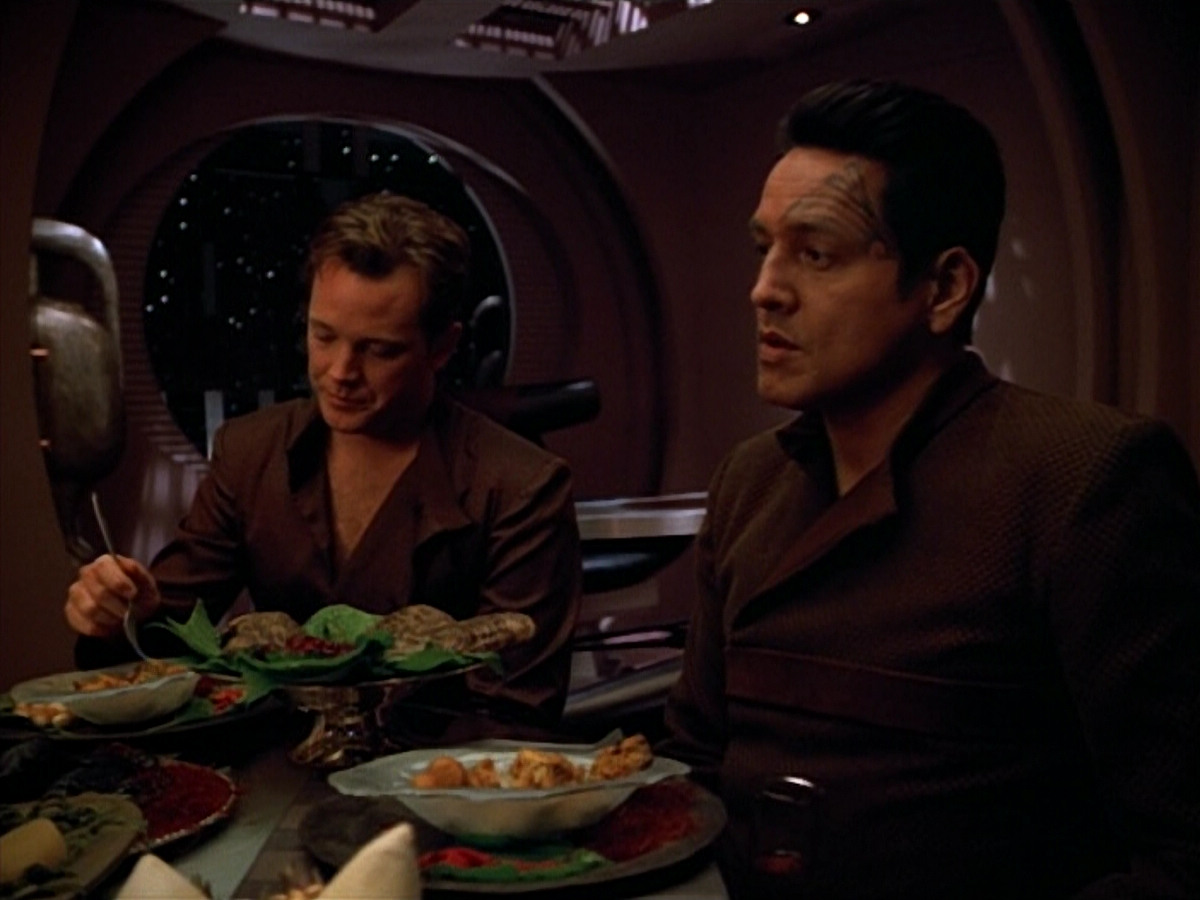 extant_StarTrek_VOY_4x09-YearOfHellPart2_00647.jpg