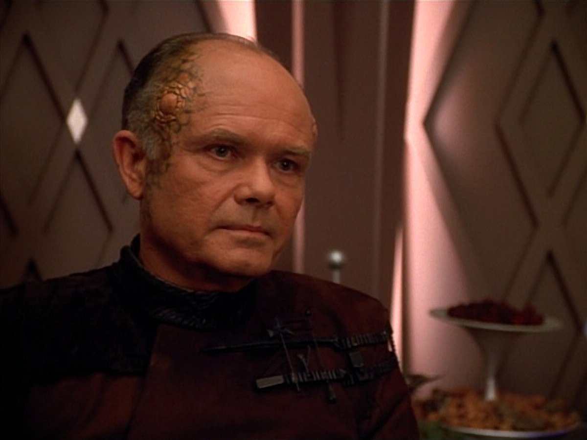extant_StarTrek_VOY_4x09-YearOfHellPart2_00649.jpg