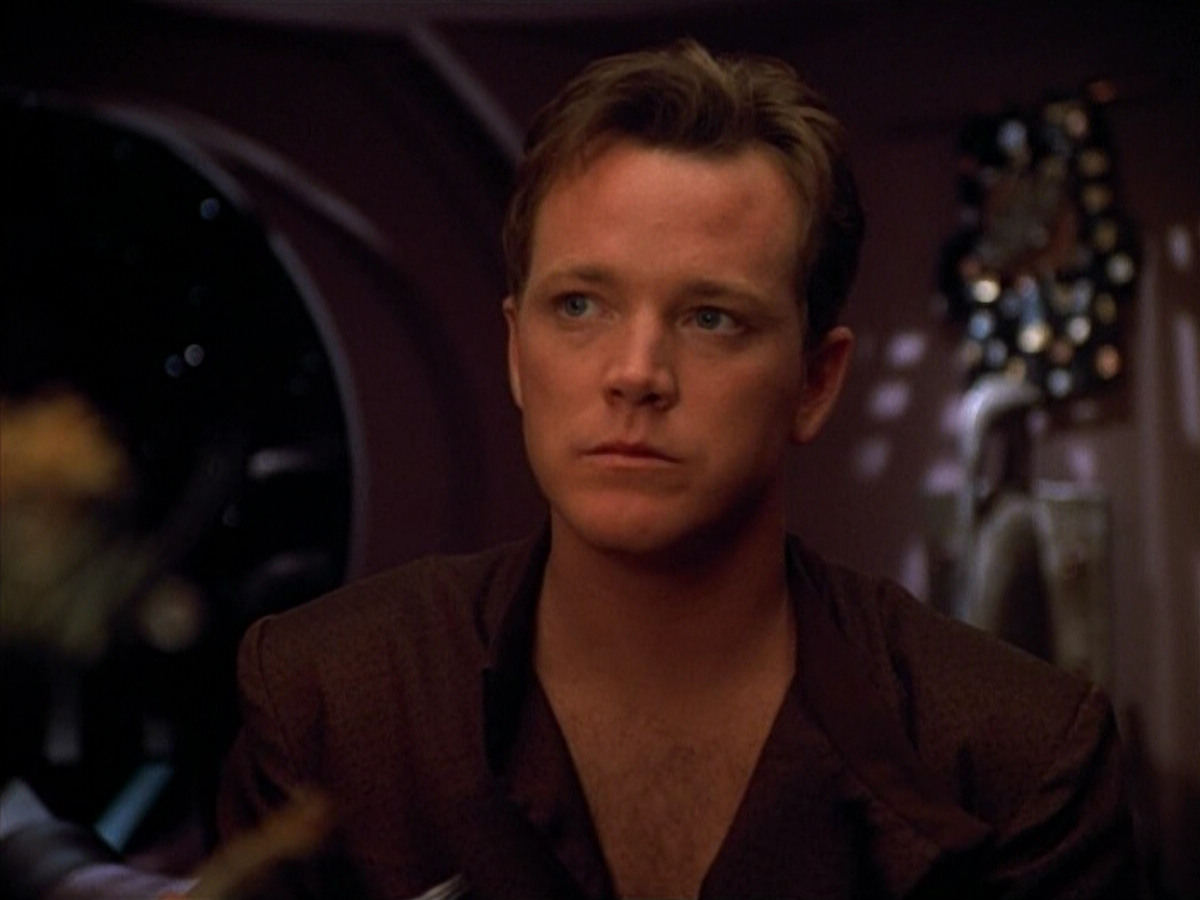extant_StarTrek_VOY_4x09-YearOfHellPart2_00665.jpg