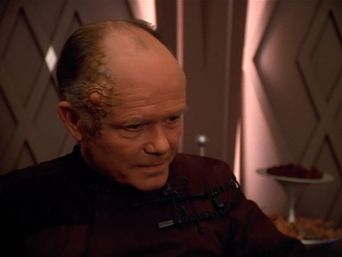extant_StarTrek_VOY_4x09-YearOfHellPart2_00699.jpg