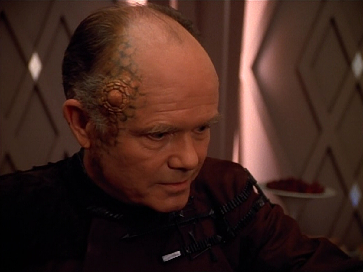 extant_StarTrek_VOY_4x09-YearOfHellPart2_00701.jpg