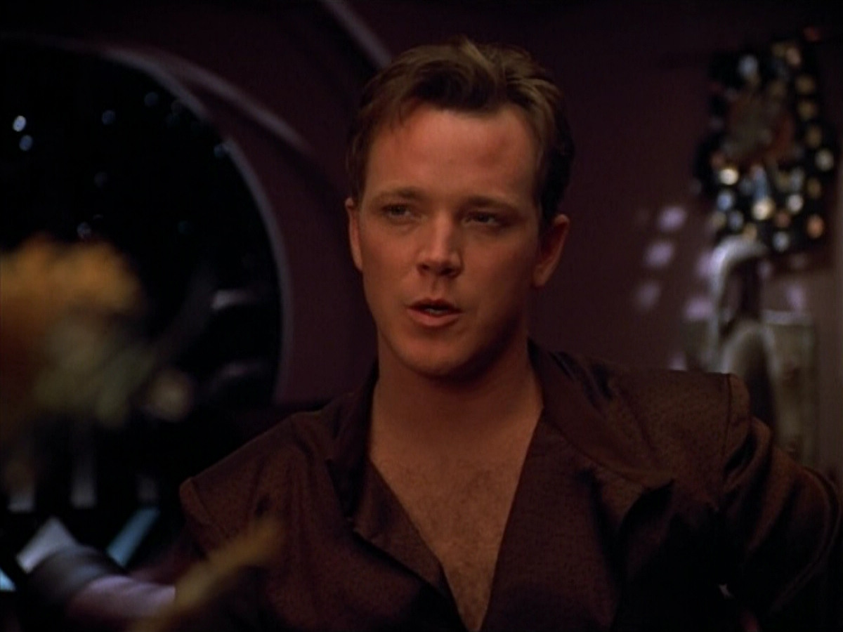 extant_StarTrek_VOY_4x09-YearOfHellPart2_00704.jpg